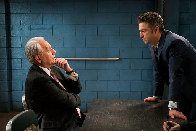 Zákon a pořádek: Útvar pro zvláštní oběti - Odmítnutí a pád - Z filmu - Bob Gunton, Peter Scanavino