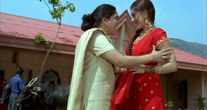 Reema Lagoo, Mahima Chaudhry