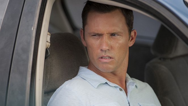 Status: Nežádoucí - Zúčtování - Z filmu - Jeffrey Donovan