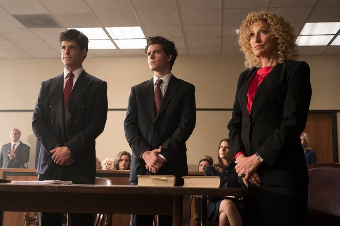 Law & Order: True Crime - Episode 3 - Z filmu - Miles Gaston Villanueva, Gus Halper, Edie Falco