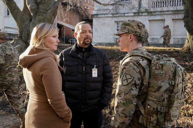 Law & Order: Special Victims Unit - Service - Photos - Kelli Giddish, Ice-T