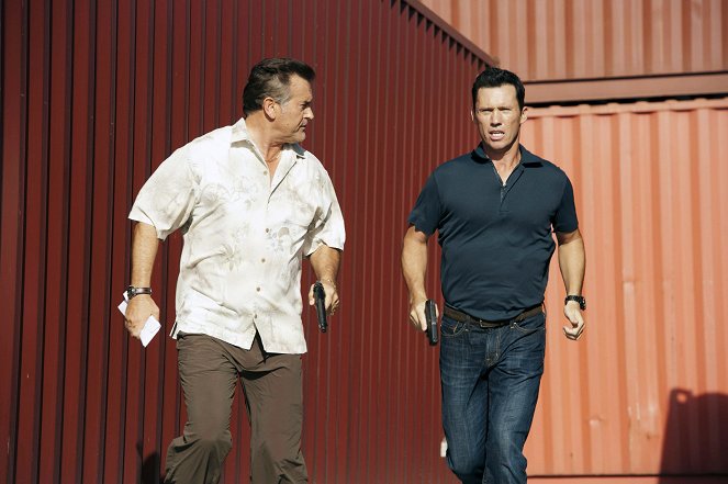 Bruce Campbell, Jeffrey Donovan