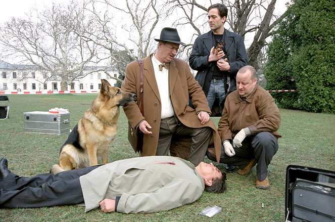 Komisař Rex - Bestie je konečně mrtvá - Z filmu - pes Rhett Butler, Gerhard Zemann, Alexander Pschill, Martin Weinek