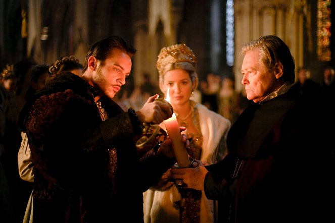 Tudorovci - Povstání na severu - Z filmu - Jonathan Rhys Meyers, Annabelle Wallis