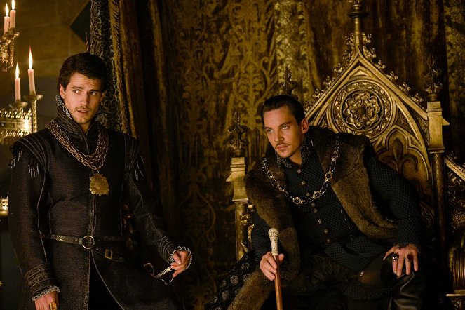 Tudorovci - Smrt královny - Z filmu - Henry Cavill, Jonathan Rhys Meyers