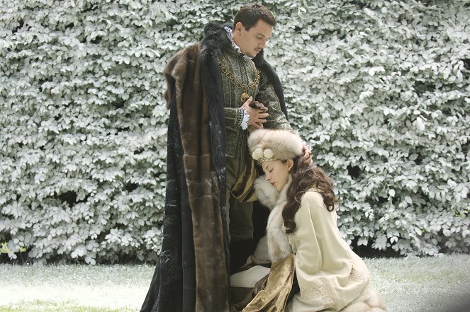 Tudorovci - Série 2 - Všechno je krásné - Z filmu - Jonathan Rhys Meyers, Natalie Dormer