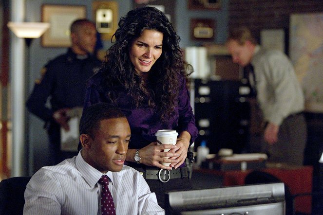 Angie Harmon, Lee Thompson Young