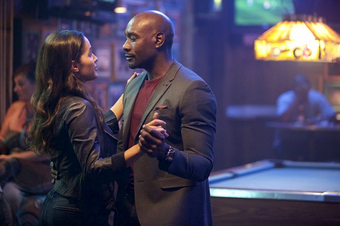 Vražedné Miami - Kvadruplegie a kvalita života - Z filmu - Jaina Lee Ortiz, Morris Chestnut