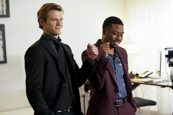 MacGyver - Roulette Wheel + Wire - Z filmu - Lucas Till, Justin Hires