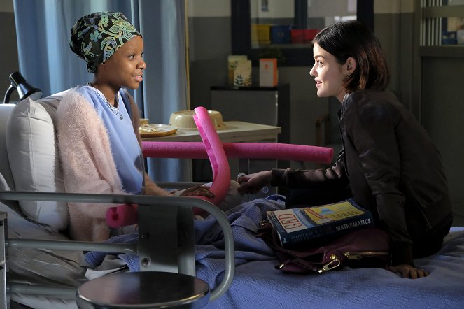 Life Sentence - How Stella Got Her Groove On - Z filmu - Nadej K. Bailey, Lucy Hale