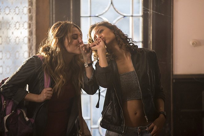 Truth or Dare - Z filmu - Cassandra Scerbo, Brytni Sarpy