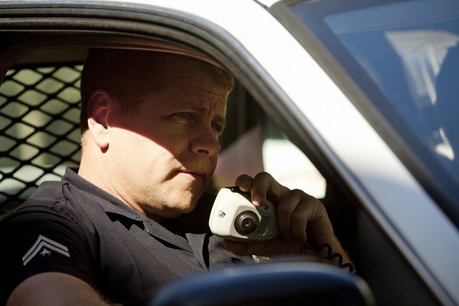 Policajti z L. A. - Let It Snow - Z filmu - Michael Cudlitz