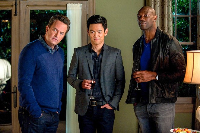 Go On - Go for the Gold Watch - Z filmu - Matthew Perry, John Cho