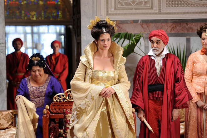 Le mille e una notte: Aladino e Sherazade - Z filmu - Serra Yilmaz, Vanessa Hessler