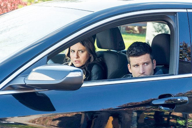 Imposters - Phase Two Sucks - Z filmu - Marianne Rendón, Parker Young