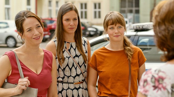 Ženy v behu - Z filmu - Tereza Kostková, Veronika Khek Kubařová, Jenovéfa Boková