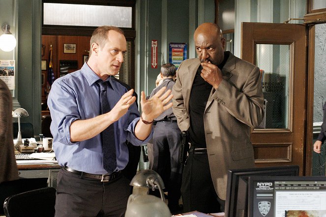 Zákon a pořádek: Útvar pro zvláštní oběti - Baggage - Z filmu - Christopher Meloni, Delroy Lindo