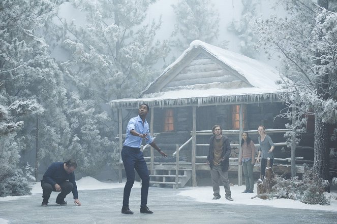 Tyler Labine, Jay Ellis, Logan Miller, Taylor Russell, Deborah Ann Woll