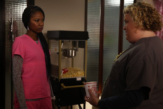The Mindy Project - My Kid Stays in the Picture - Z filmu - Xosha Roquemore, Fortune Feimster