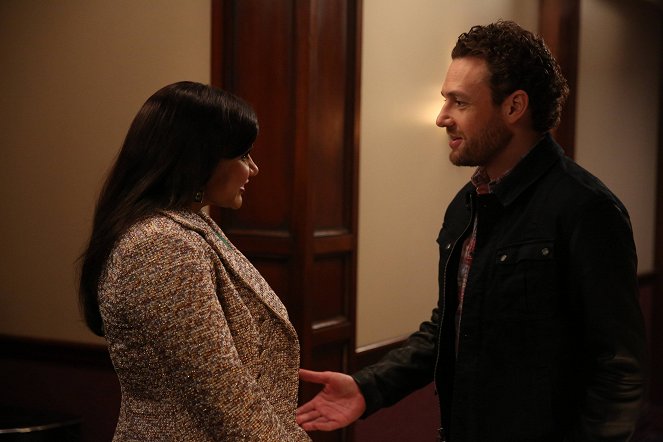 The Mindy Project - 2 Fast 2 Serious - Z filmu - Mindy Kaling, Ross Marquand