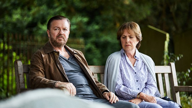 Po životě - Z filmu - Ricky Gervais, Penelope Wilton