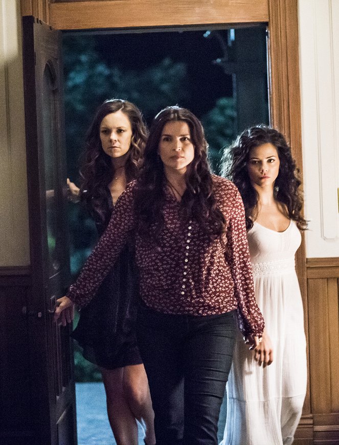 Witches of East End - For Whom the Spell Tolls - Z filmu - Rachel Boston, Julia Ormond, Jenna Dewan
