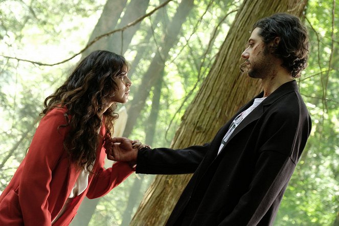 Summer Bishil, Hale Appleman