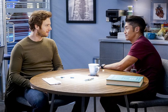 Nemocnice Chicago Med - All The Lonely People - Z filmu - Nick Gehlfuss, Brian Tee