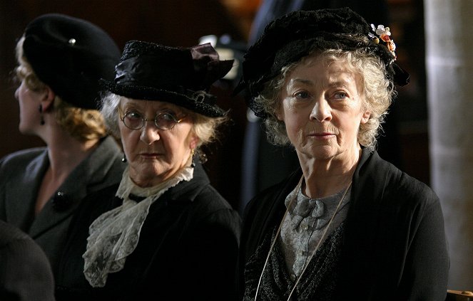 Slečna Marplová - Není kouře bez ohýnku - Z filmu - Thelma Barlow, Geraldine McEwan