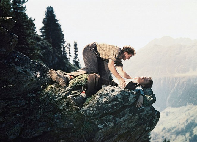 Zwischen uns die Berge - Z filmu - Peter Arens
