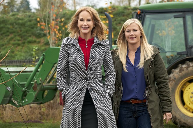 The Chronicle Mysteries: Vines That Bind - Photos - Rebecca Staab, Alison Sweeney
