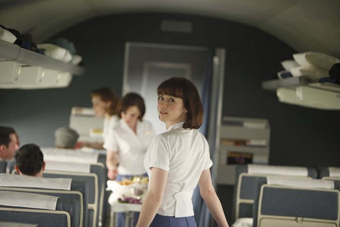 Pan Am - Pilot - Z filmu - Karine Vanasse