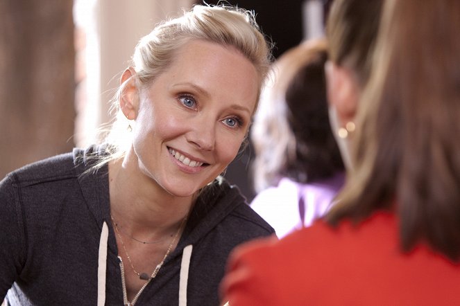 Save Me - The Book of Beth - Z filmu - Anne Heche