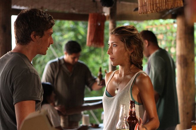 Honba na ponorku - Voluntold - Z filmu - Daniel Lissing, Dichen Lachman