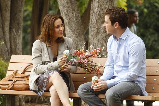 Breaking In - Tis Better to Have Loved and Flossed - Photos - Alyssa Milano, Bret Harrison