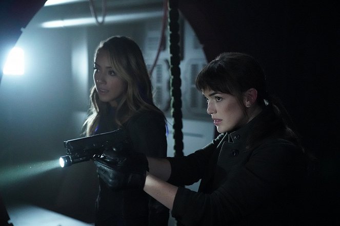 Agenti S.H.I.E.L.D. - Chybějící díly - Z filmu - Elizabeth Henstridge