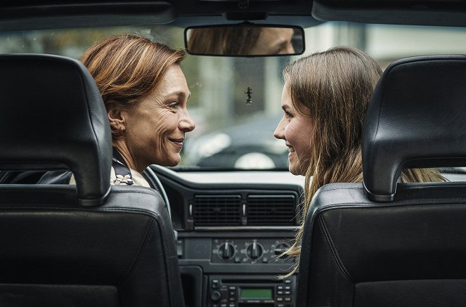 Aglaia Szyszkowitz, Carolin Garnier