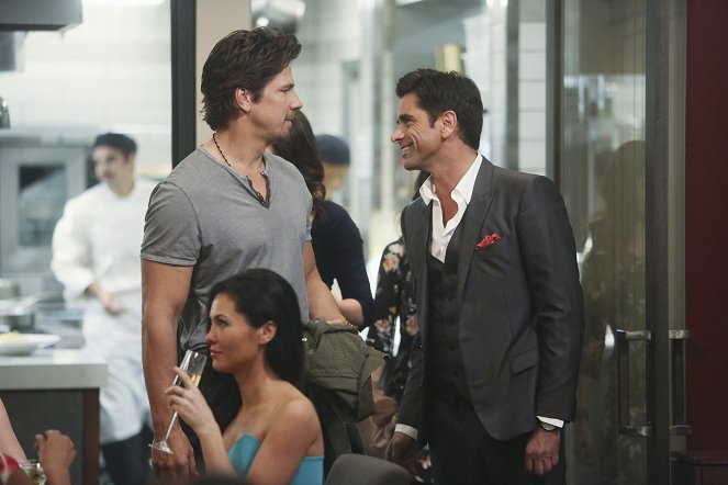 Děda se závazky - The Boyfriend Experience - Z filmu - Michael Trucco, John Stamos