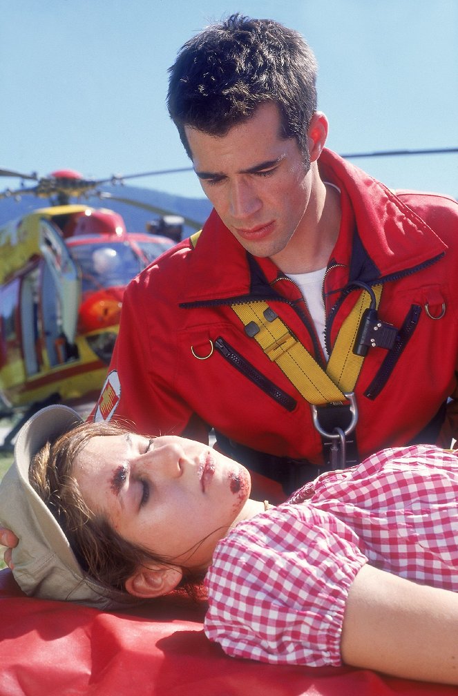 Medicopter 117 - Hoří - Z filmu - Nora Heschl, Jo Weil