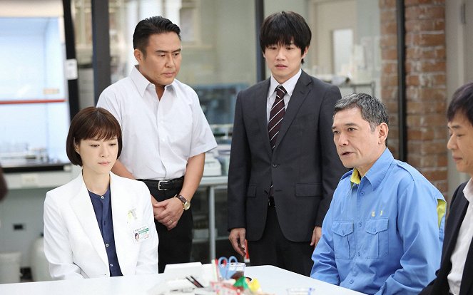 Kansacui Asagao - Episode 10 - Z filmu - Džuri Ueno, Akira Emoto