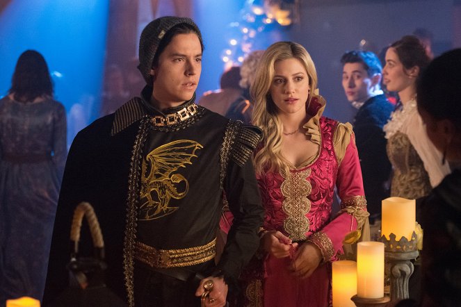 Riverdale - Kapitola 55: „Ples“ - Z filmu - Cole Sprouse, Lili Reinhart