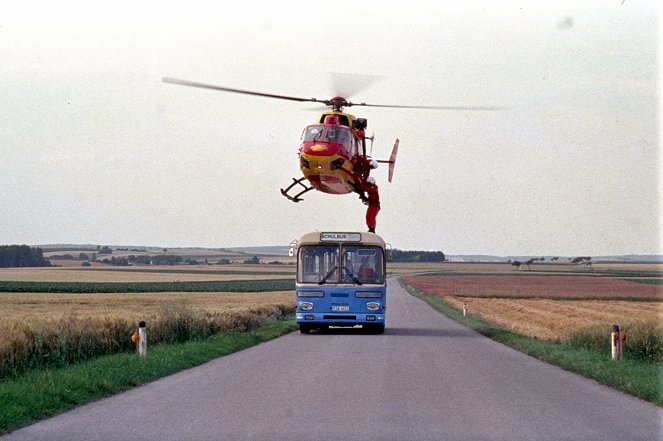 Medicopter 117 - Smrtící autobus - Z filmu