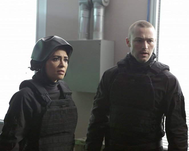 Quantico - JMPALM - Z filmu - Yasmine Al Massri, Jake McLaughlin