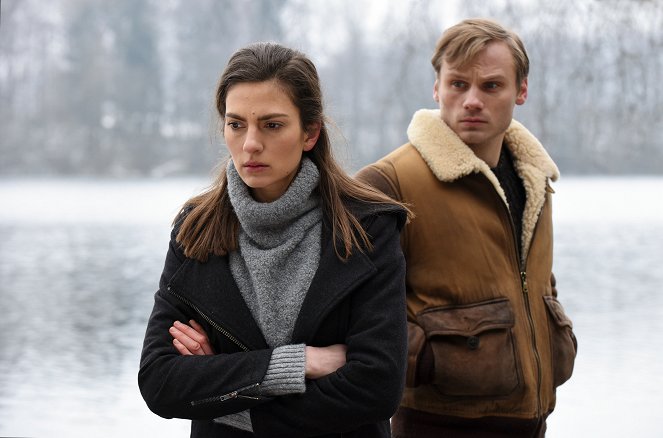 Winterherz - Tod in einer kalten Nacht - Z filmu - Laura de Boer, Anton Spieker
