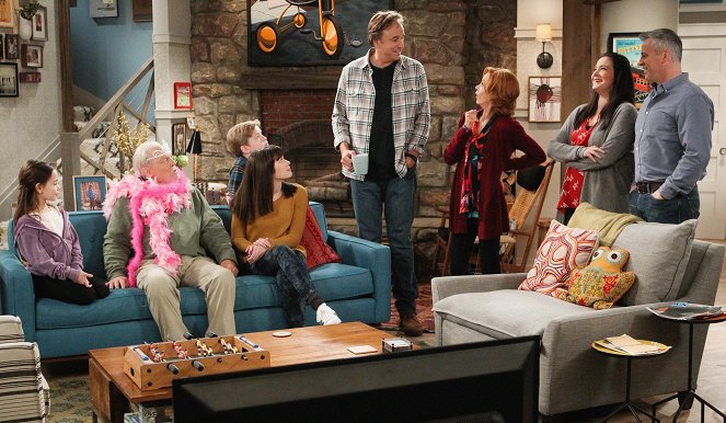 Hala Finley, Grace Kaufman, Stacy Keach, Kevin Nealon, Swoosie Kurtz, Matthew McCann, Liza Snyder, Matt LeBlanc