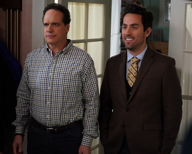 American Housewife - The Bromance Before Christmas - Photos - Diedrich Bader, Ed Weeks