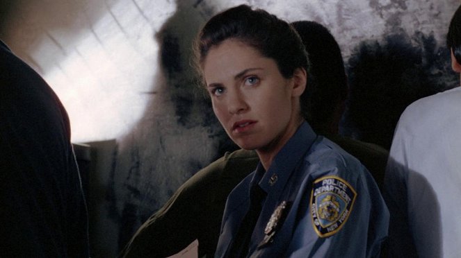 Policie New York - Série 1 - Pilot - Z filmu - Amy Brenneman