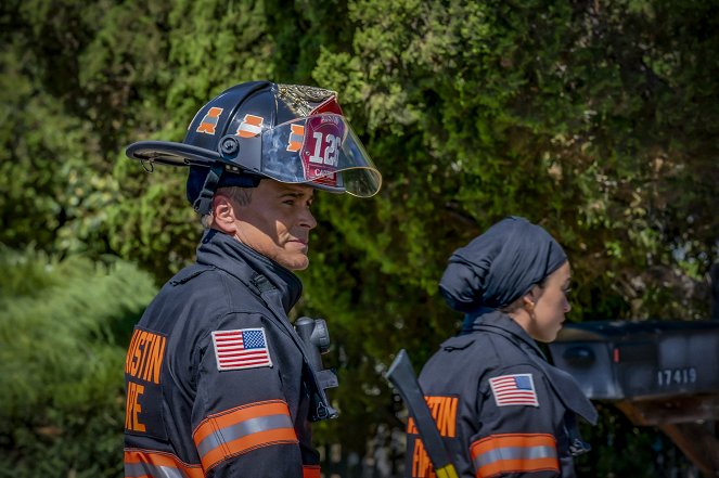 9-1-1: Texas - Juchúú - Z filmu - Rob Lowe