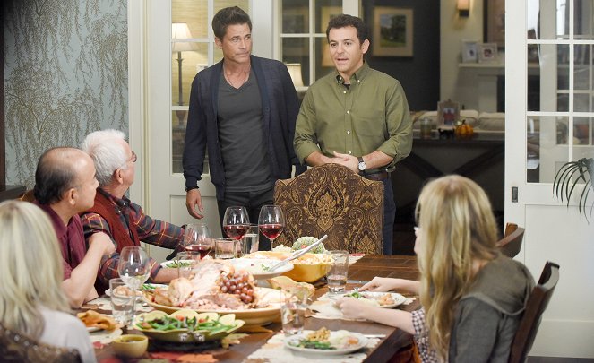 The Grinder - Giving Thanks, Getting Justice - Z filmu - Rob Lowe, Fred Savage