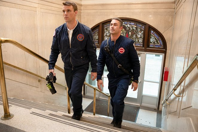 Chicago Fire - Pak se stal Nick Porter - Z filmu - Jesse Spencer, Taylor Kinney